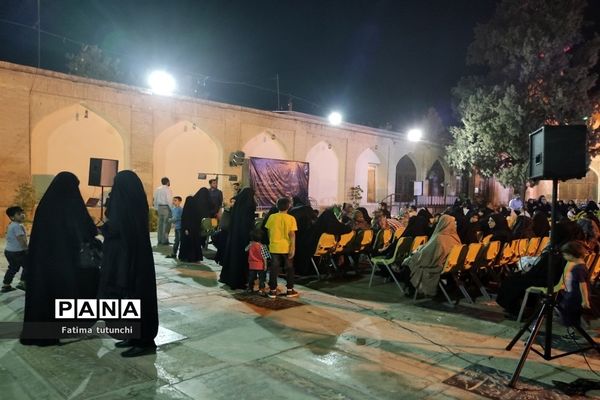 آیین سیاه‌پوشان و تربت‌خوران در حرم مطهر حضرت علی بن حمزه(ع)