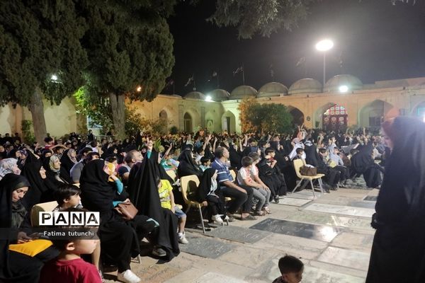 آیین سیاه‌پوشان و تربت‌خوران در حرم مطهر حضرت علی بن حمزه(ع)
