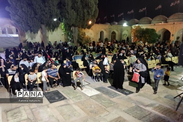 آیین سیاه‌پوشان و تربت‌خوران در حرم مطهر حضرت علی بن حمزه(ع)