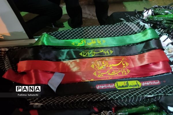 آیین سیاه‌پوشان و تربت‌خوران در حرم مطهر حضرت علی بن حمزه(ع)