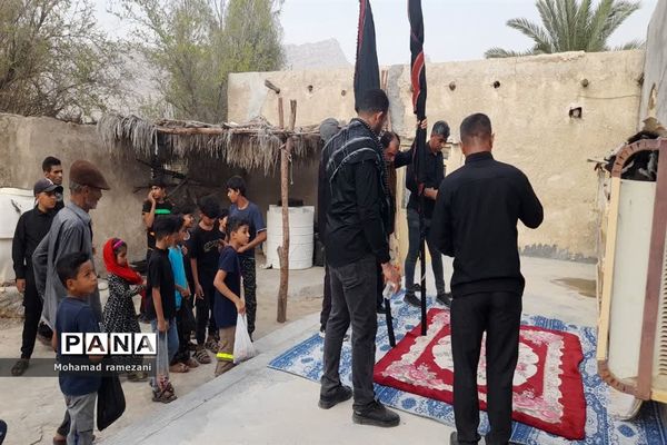 مراسم سنتی  علم گردانی