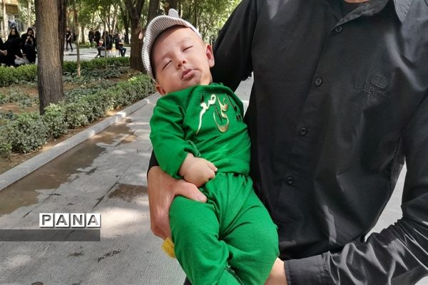 مراسم شیرخوارگان حسینی  در گذر فرهنگی چهارباغ اصفهان