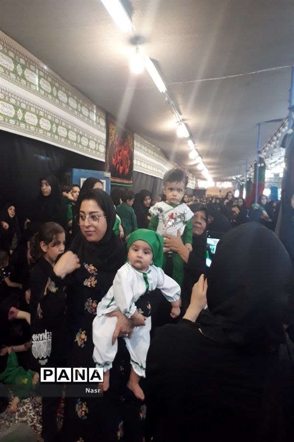 برگزاری همایش شیرخوارگان حسینی در مهدیه رباط اصفهان