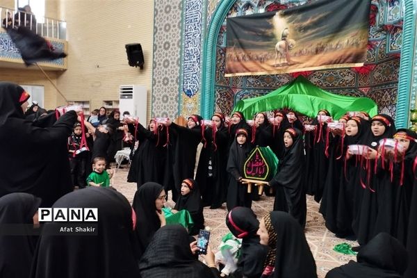 اجرای سرود ریحانه‌های حسینی دبستان قرآنی ریاحین در همایش شیرخوارگان حسینی یزد