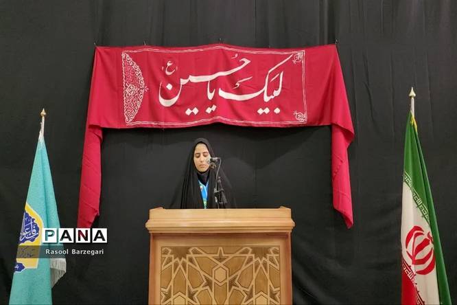قرائت بیانیه عفاف و حجاب در نماز جمعه بافق توسط رئیس مجلس دانشآموزی دختران بافق