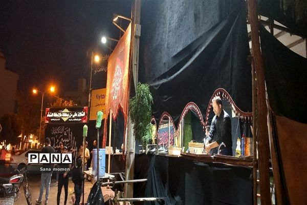 پذیرایی از عاشقان اباعبدالله الحسین(ع) در موکب‌های مشهد مقدس