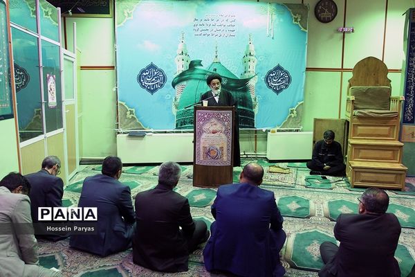 مجلس عزاداری حضرت اباعبدالله الحسین(ع) و قرائت زیارت عاشورا در وزارت آموزش و پرورش