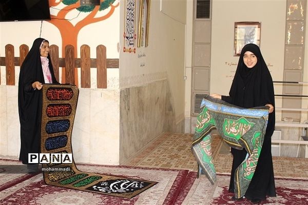 فضاسازی و سیاه پوش کردن  سازمان دانش‌آموزی استان کرمان به مناسبت ماه محرم
