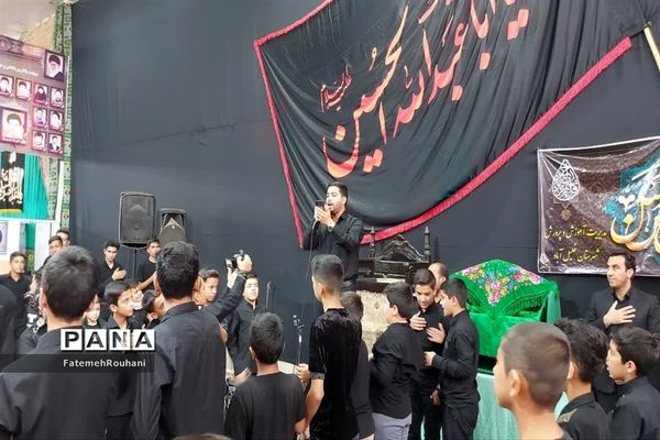 عزاداری پرشور نوجوانان شهرستان خلیل‌آباد در اجتماع بزرگ احلی من العسل