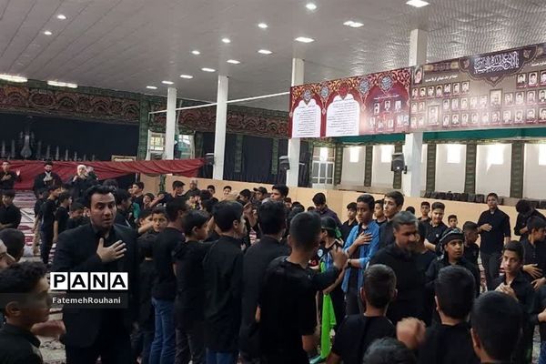 عزاداری پرشور نوجوانان شهرستان خلیل‌آباد در اجتماع بزرگ احلی من العسل