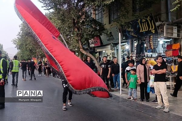 راهپیمایی دانش آموزان دهه هشتادی و دهه نودی ناحیه 3 شیراز در اعتراض به هتک حرمت قرآن کریم