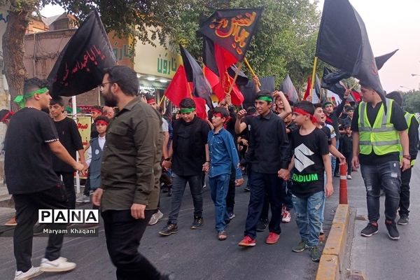 راهپیمایی دانش آموزان دهه هشتادی و دهه نودی ناحیه 3 شیراز در اعتراض به هتک حرمت قرآن کریم