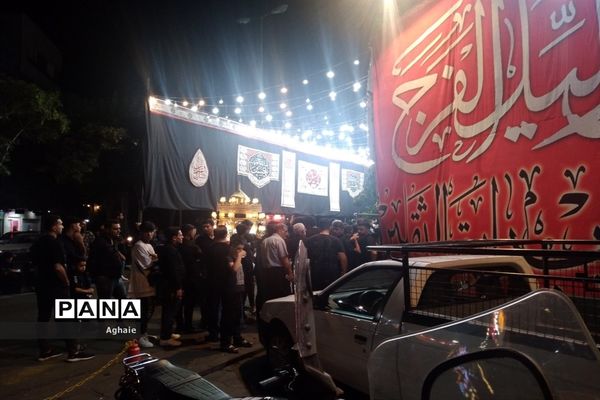 مراسم عزاداری شب تاسوعای حسینی در محله دولت آباد