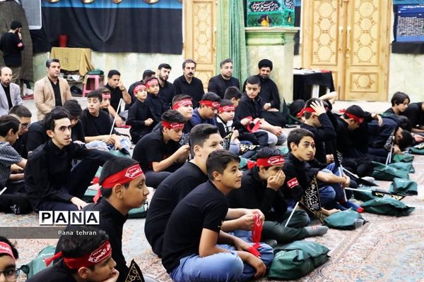 برپایی هیات عزاداری نوجوانان عاشورایی در منطقه ۱۱