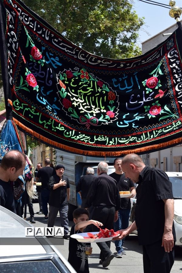 دسته عزاداری مردم چرمخوران کرج در تاسوعای حسینی