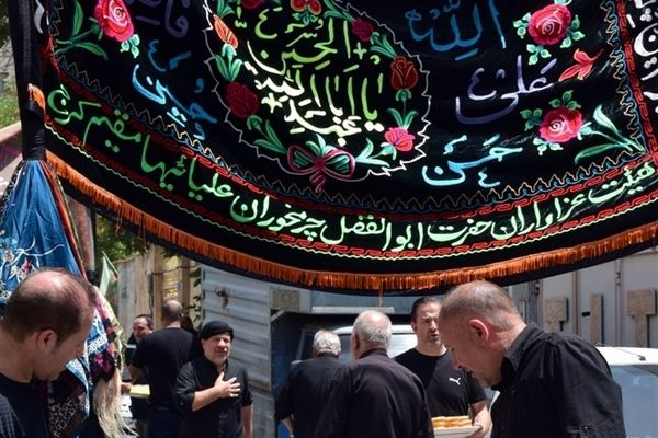 دسته عزاداری مردم چرمخوران کرج در تاسوعای حسینی