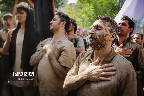 آیین سنتی «گِل مالی» لرستانی‌‎های مقیم تهران