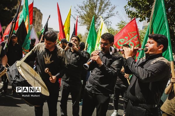آیین سنتی «گِل مالی» لرستانی‌‎های مقیم تهران