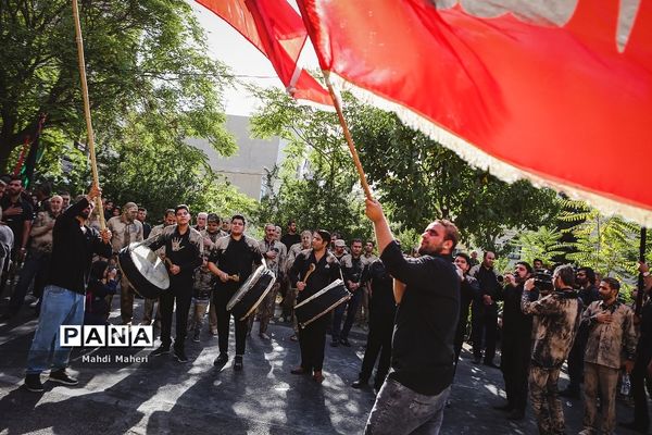 آیین سنتی «گِل مالی» لرستانی‌‎های مقیم تهران