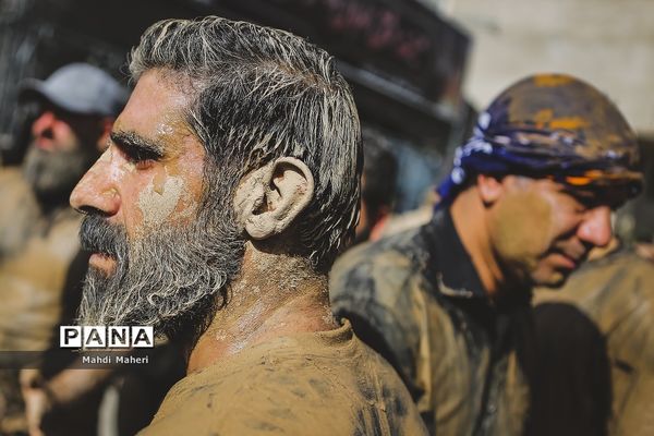 آیین سنتی «گِل مالی» لرستانی‌‎های مقیم تهران