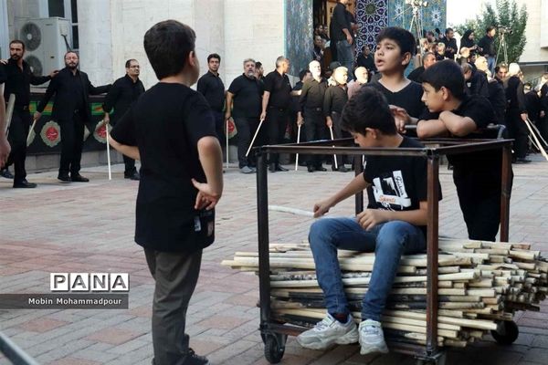 مراسم عزاداری دستجات حسینی در استانداری آذربایجان شرقی