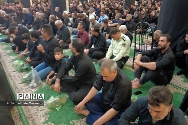 حضور پرشور عاشقان و دلدادگان حسینی در نماز جمعه عاشورایی شهرستان قرچک