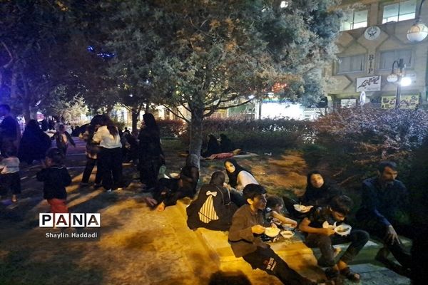 برگزاری مراسم پذیرایی خیابانی در موکب‌های مشهد