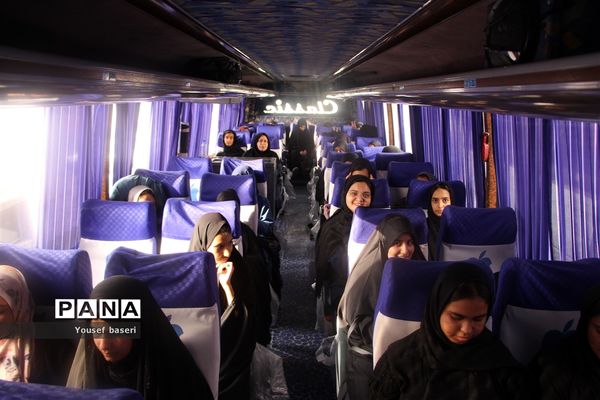 اعزام ۱۲۰ دانش‌آموز دختر زیارت‌اولی یزدی به مشهد مقدس