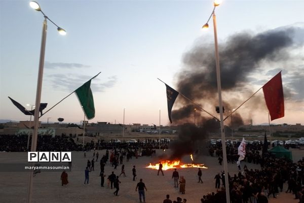 برگزاری مراسم عزاداری خیمه‌سوزان عصر عاشورا در ابرکوه