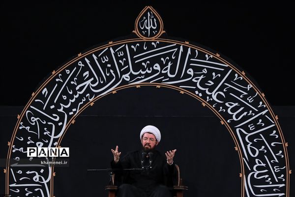 عزاداری شب تاسوعا با حضور رهبر انقلاب