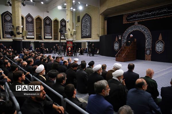عزاداری شب تاسوعا با حضور رهبر انقلاب