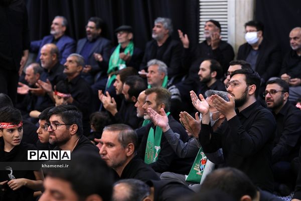 عزاداری شب تاسوعا با حضور رهبر انقلاب