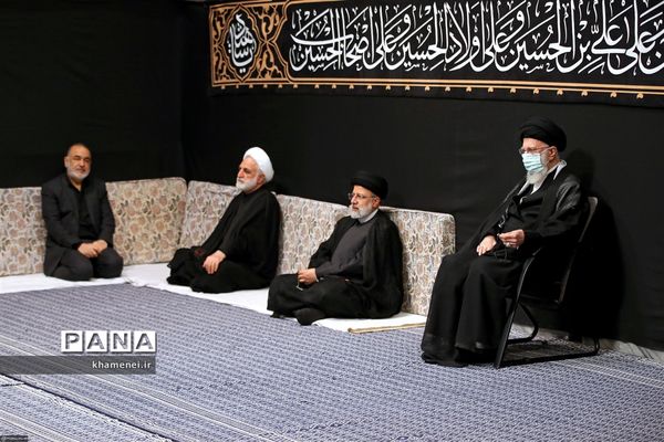 عزاداری شب تاسوعا با حضور رهبر انقلاب