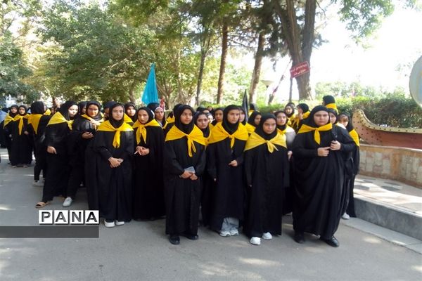 حضور دختران زیارت اولی در مشهد مقدس