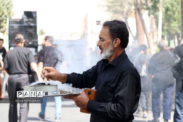 اقامه عزای سرور‌و‌سالار شهیدان در ظهر عاشورا
