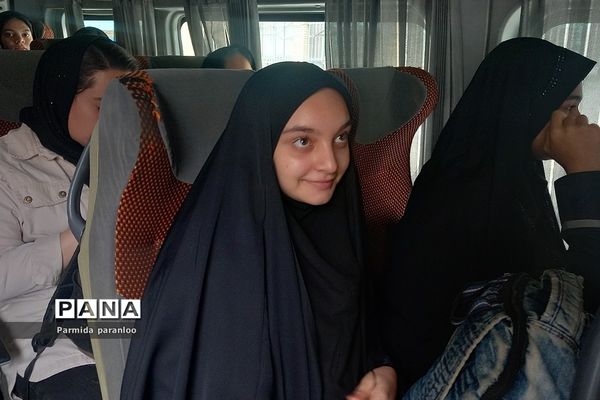 بدرقه دانش‌آموزان بهارستانی به اردوی یاور‌مربیان