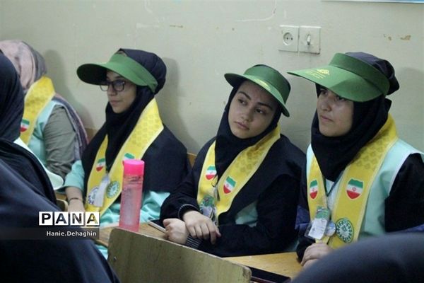 کارگاه سواد رسانه در اردوی یاو‌رمربیان دختر عضو سازمان دانش‌آموزی شهرستان‌های استان‌ تهران