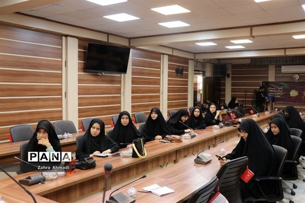 جلسه ایده‌پردازی در سازمان دانش‌آموزی خراسان رضوی