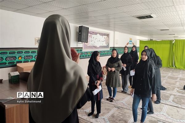 جلسه آماده‌سازی دختران عضو سازمان دانش‌آموزی  رباط کریم برای اعزام به اردوی یاور‌مربیان شهرستان‌های تهران