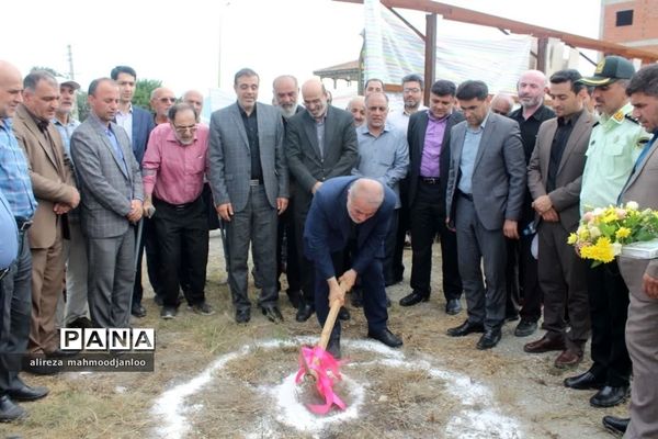 کلنگ زنی مدرسه ۶ کلاسه شهید زاهدی در گلوگاه