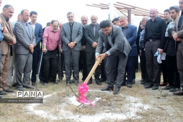 کلنگ زنی مدرسه ۶ کلاسه شهید زاهدی در گلوگاه