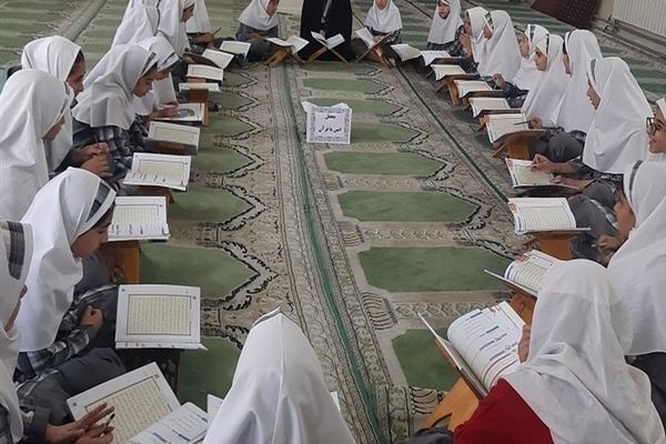 برگزاری محفل انس با قرآن کریم در ناحیه دو ری
