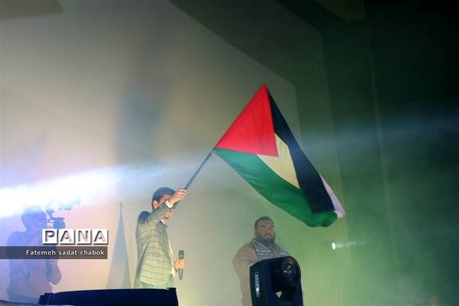 حضور هنرمندان و کنشگران نوجوان در حمایت از فلسطین