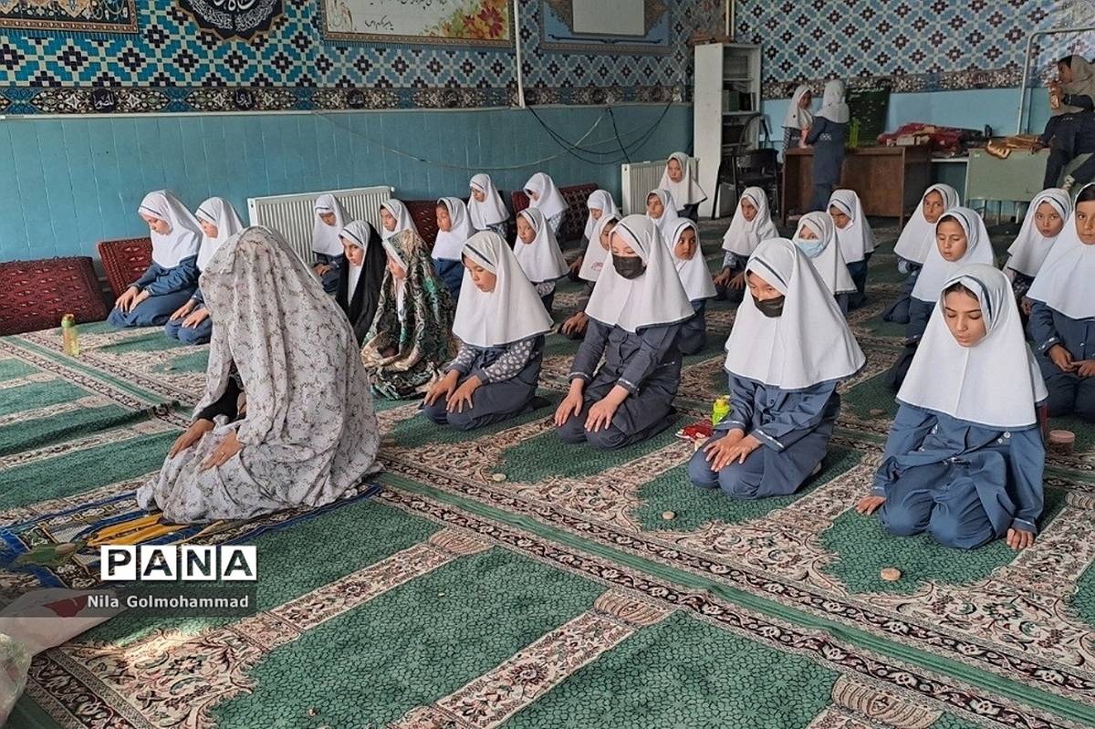 برگزاری نماز جماعت در مدارس شهریار