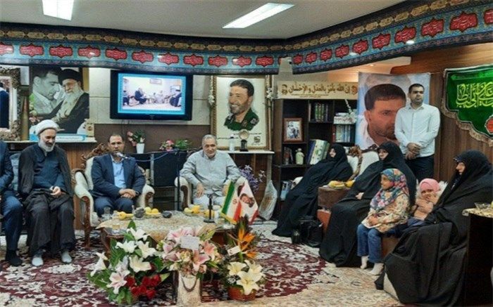 دیدار وزیر آموزش و پرورش با خانواده شهیدحسن تهرانی‌مقدم