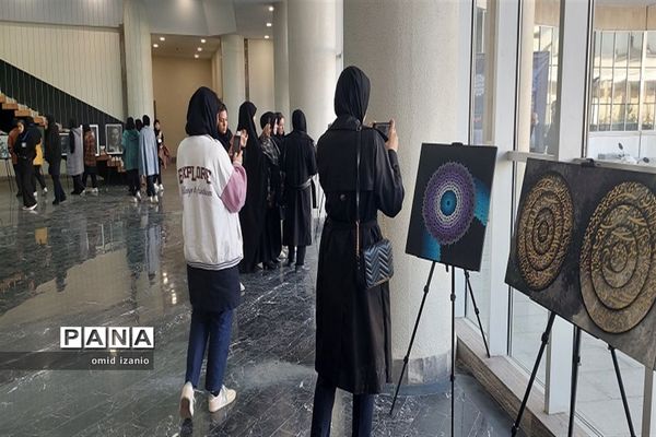 مراسم تجلیل از ۱۵ دانش‌آموز دختر منتخب جشنواره فرهنگی هنری امیدفرداخراسان شمالی