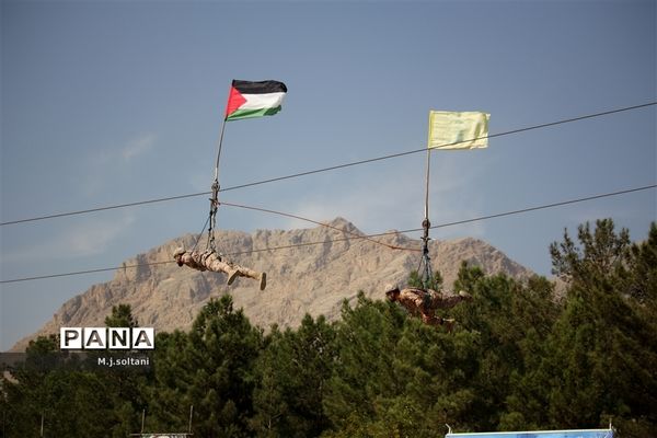 صبحگاه مشترک ۳۰۰۰ دانش‌آموزان در دانشکده امیرالمومنین (ع) اصفهان