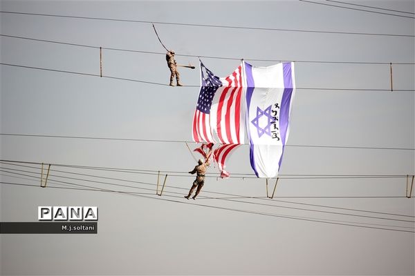 صبحگاه مشترک ۳۰۰۰ دانش‌آموزان در دانشکده امیرالمومنین (ع) اصفهان