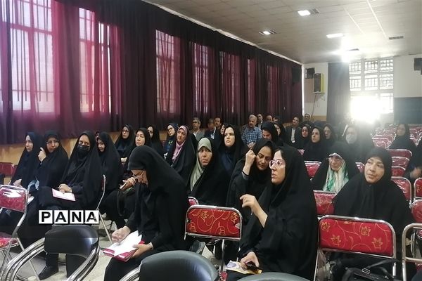 گردهمایی معاونین پرورشی در کانون ولیعصر ناحیه 7مشهد مقدس