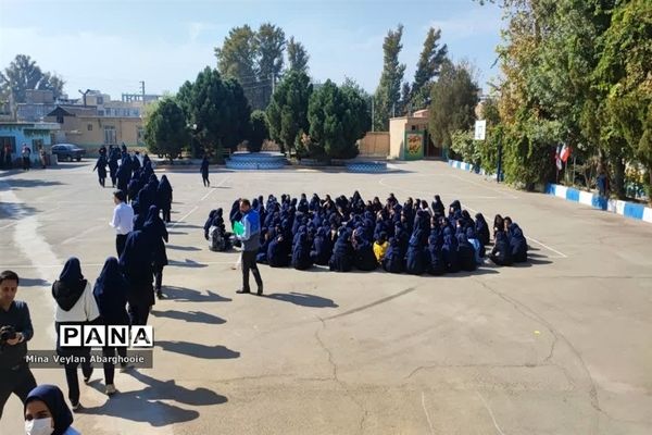برگزاری مانور پدافند غیر‌عامل در دبیرستان حضرت زهرا(س) شهرستان پیشوا